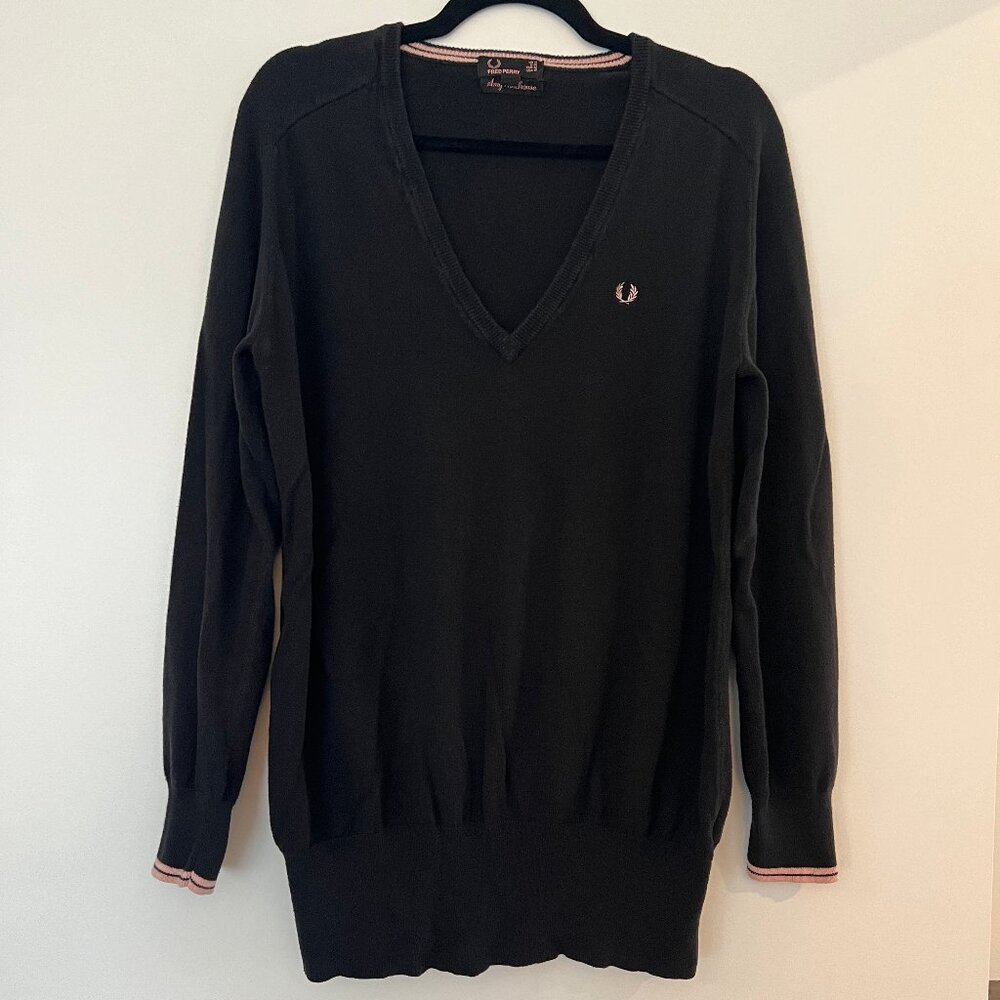 Amy Winehouse x Fred Perry 🔥 RARE 🔥 v neck sweater black pink US 10 UK 14